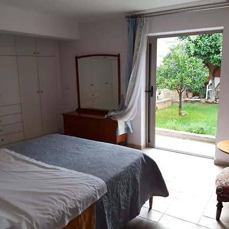 Vouliagmeni Riviera Apartment